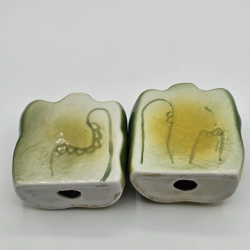 Vtg Whole Halved Green Bell Pepper Salt and Pepper Shakers‎ Ceramic Mcm Kitschy